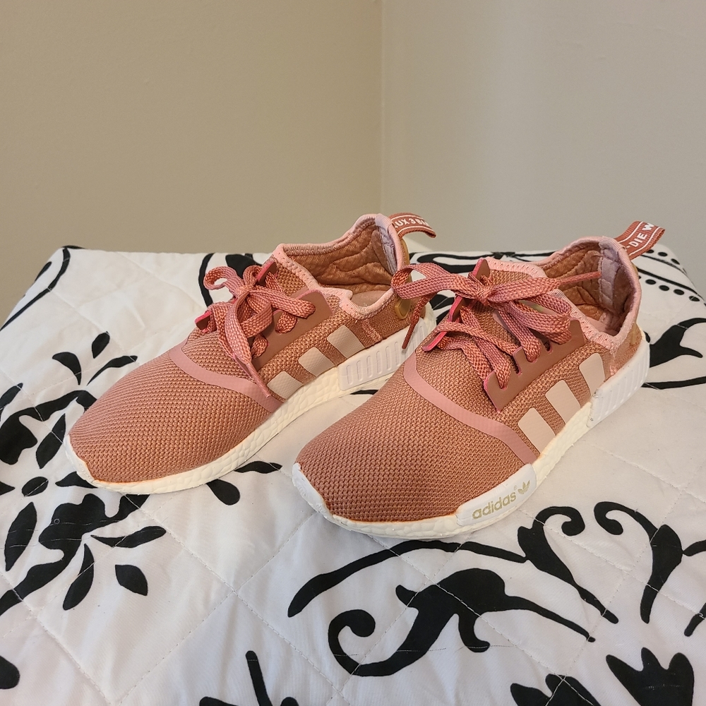 ADIDAS NMD R1